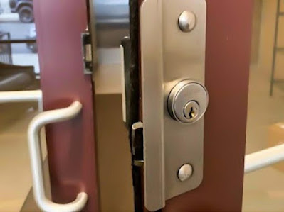 Pricing and payment options for locksmith services