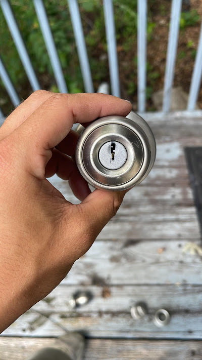 Common troubleshooting issues with precision key cutting machines and how to resolve them